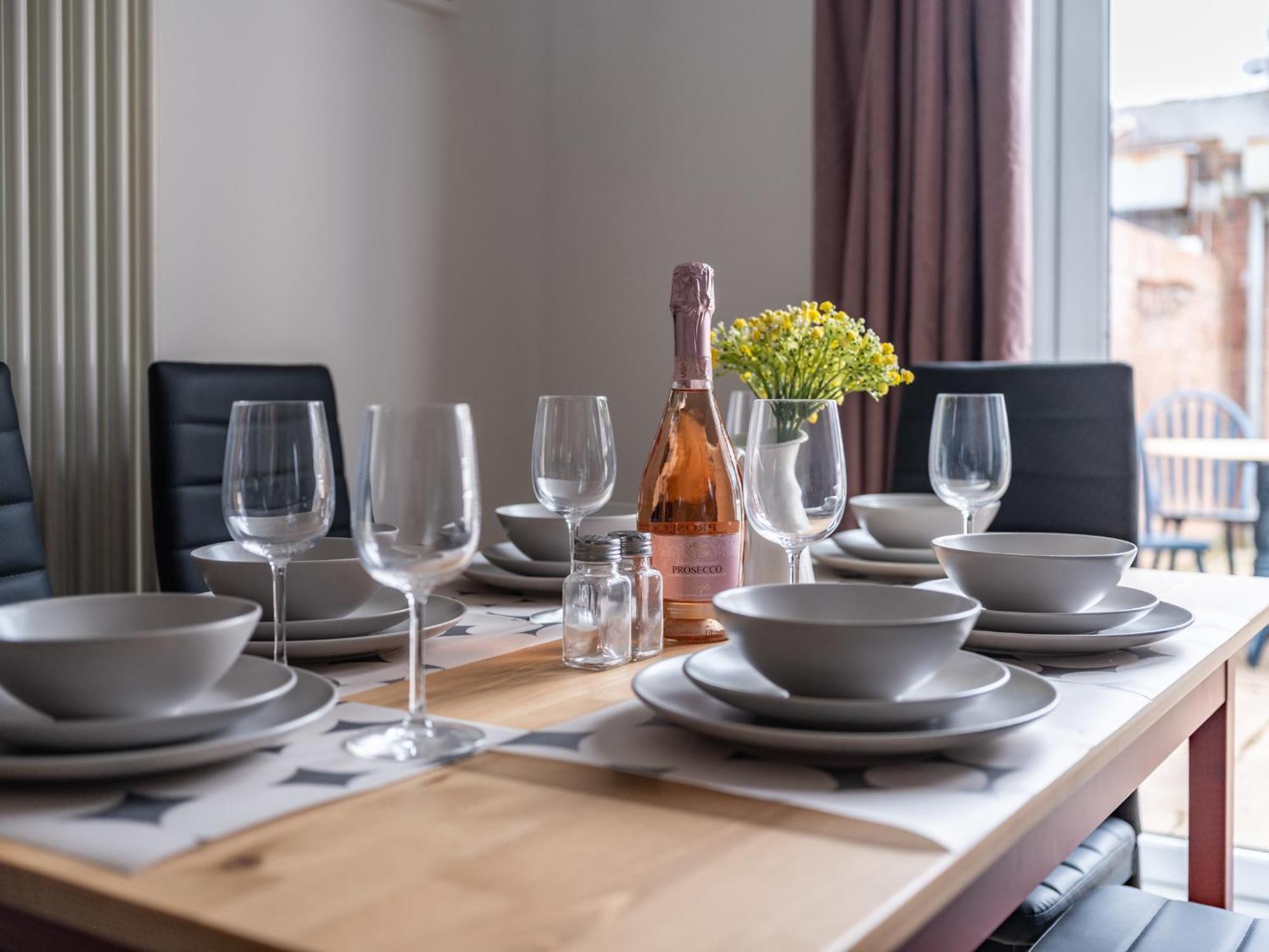 Helix House-2bed Free Parking & Wifi Nr Hospital & Stadium Of Light Apartment *