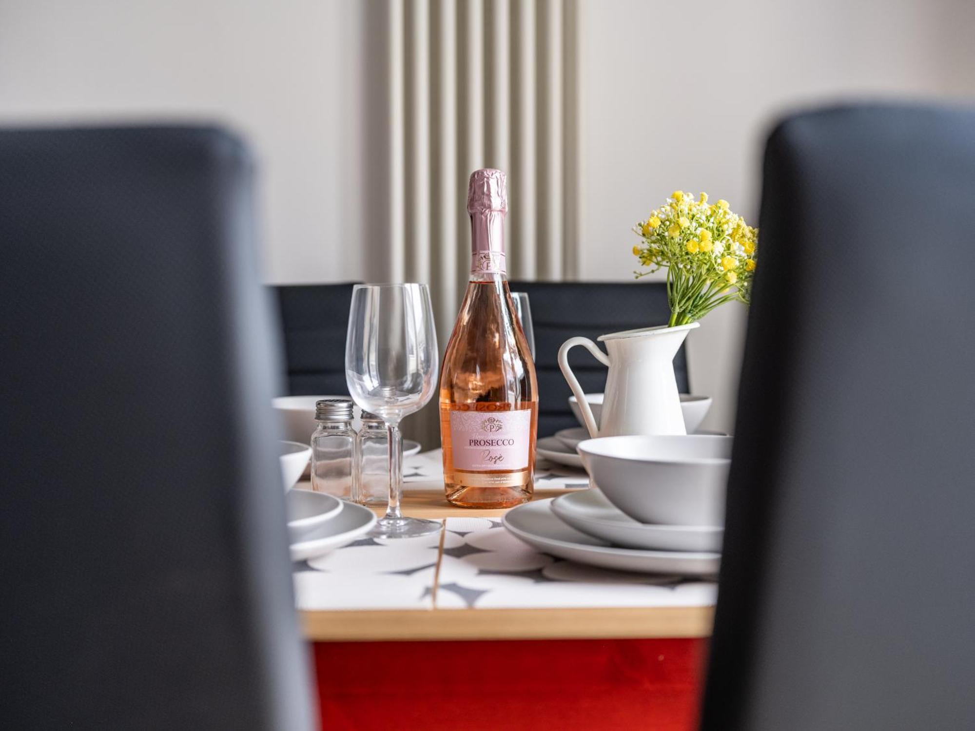 Helix House-2bed Free Parking & Wifi Nr Hospital & Stadium Of Light Apartment